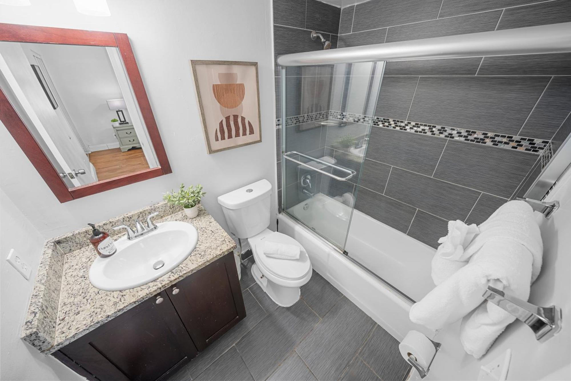 The Victor Apartments By Lowkl Fort Lauderdale Room photo