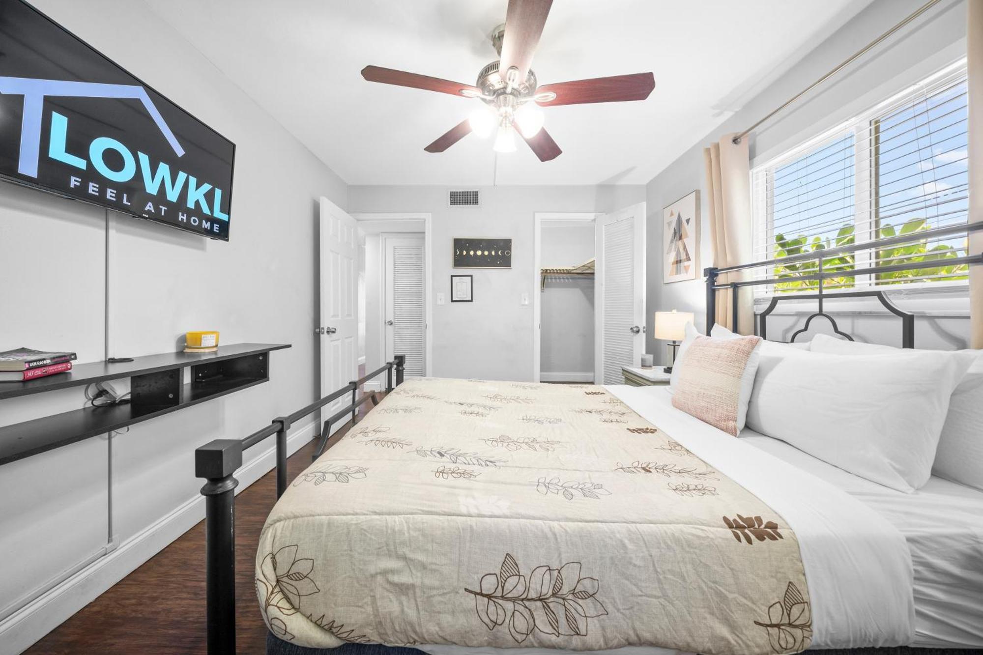 The Victor Apartments By Lowkl Fort Lauderdale Room photo